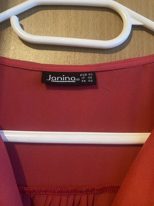 Bluzeczka w kolorze malinowym .