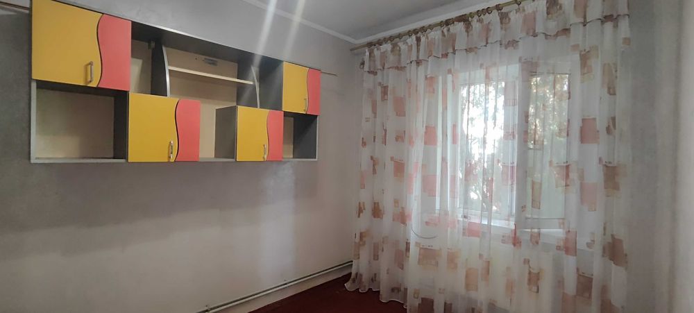 Продається одноповерховий цегляний будинок земельною ділянкою