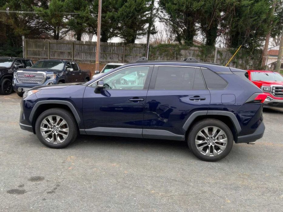 Toyota RAV4      2020