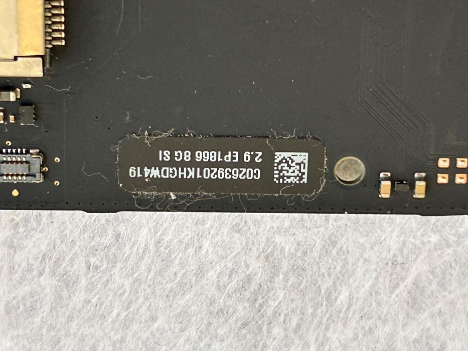 Macbook pro 13 pol 2015 logic board NOVA