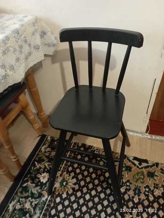 Стілець для годування