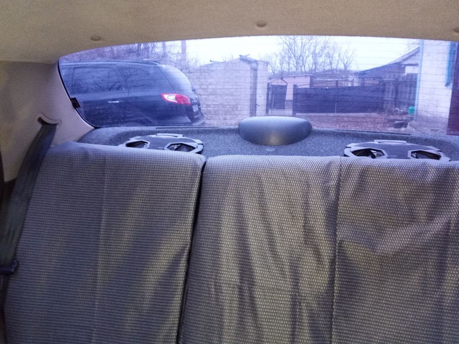 Део сенс , хороша ,економна перша машина .