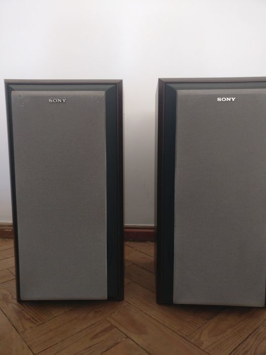 Um par colunas SONY SS-S9