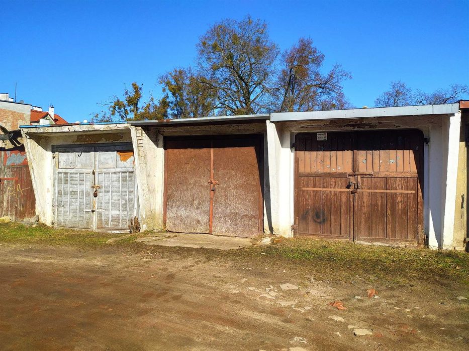Wynajem Garażu 16 m2, ul. Dąbrowszczaków