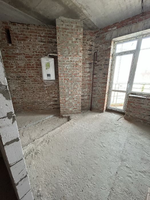 Продаж 3-ри кімнатна Весняна 9, Половки