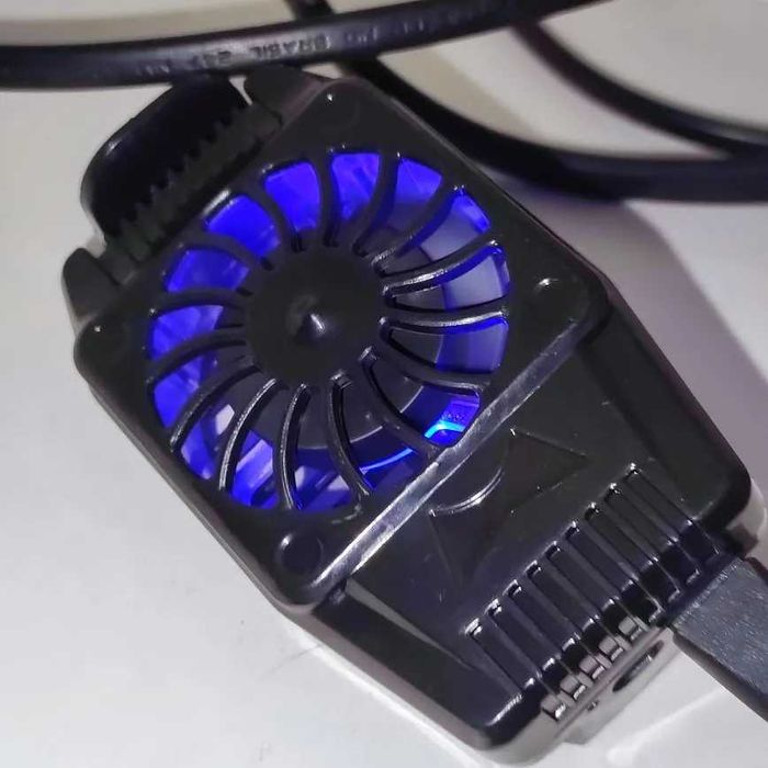 Мини - вентилятор для охлаждения мобильного телефона Turbo Hurricane