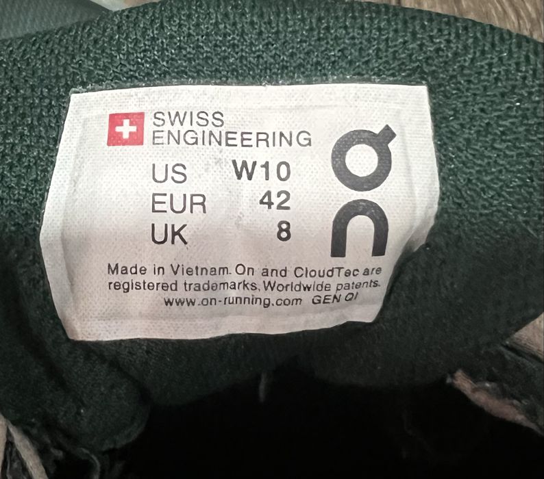 On Running Cloudventure Waterproof