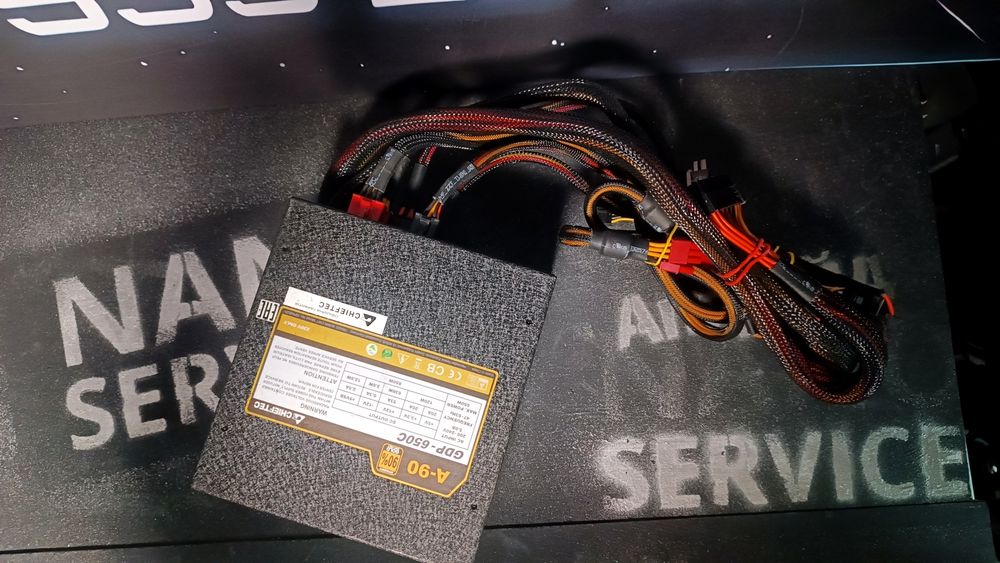 Блок живлення топовий CHIEFTEC 650C/700/750 80 PLUS Gold ідеал