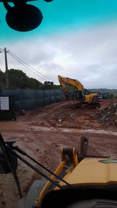 Demolições e escavação , terraplanagem  limpeza de terreno