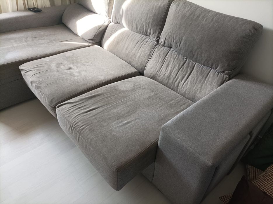 Sofá 3 lugares com chaise longue com arrumação