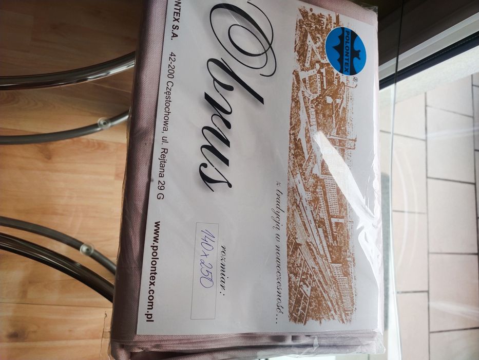 NOWY obrus plamoodporny - duży.