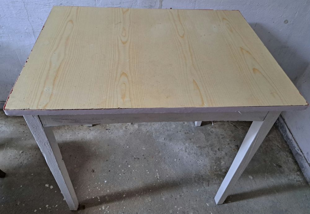 Stół Kuchenny Drewniany Biały - Nieduży, Praktyczny, Stary