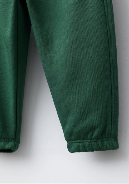 Деткий костюм   ZARA ,на рост 110 ( 4-5 лет )