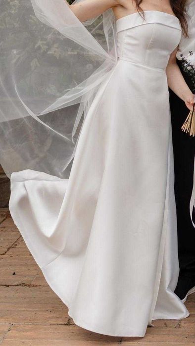 Весільна сукня в ідеальному стані