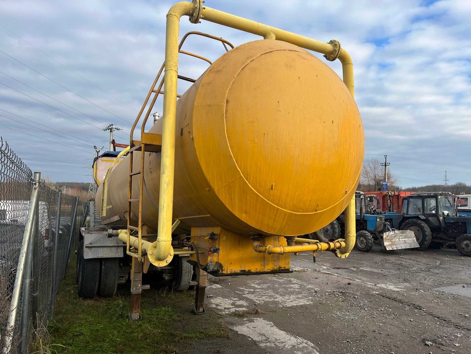 Напівпричіп-цистерна АЦ-22 2005р 18 кубів