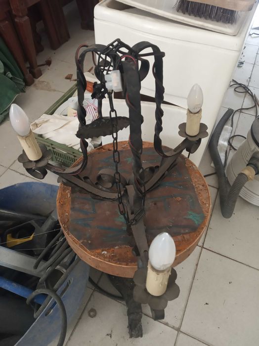 Candeeiro ferro muito bonito