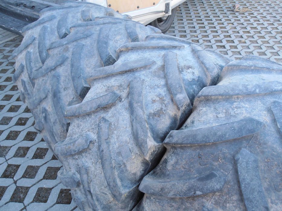 Opony 340/65 R-18