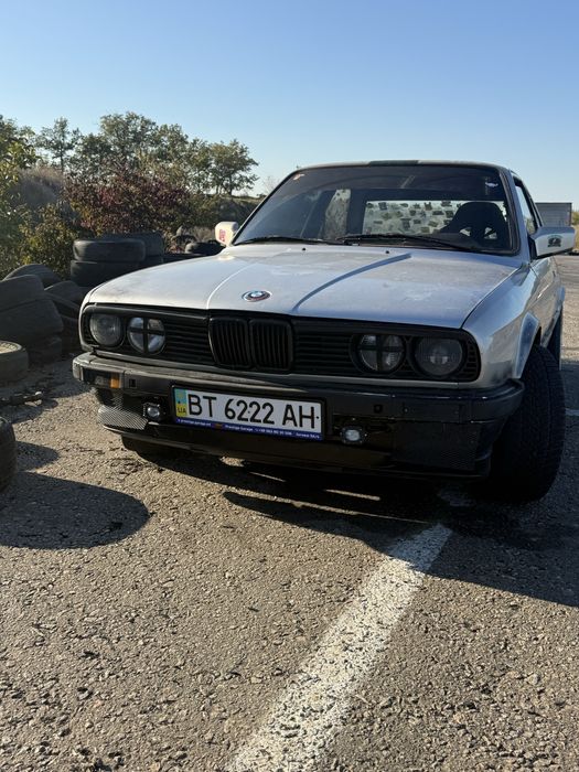 Машина на полном боевом 
Все детали которые сняты с салона имеются в наличии 
Мотор м43В19IS
На заварке 
Рейка е36 
Колеса 4/100 r16 разноширокие 
Печка дует )
Вентилятор выведен на принудительную кнопку 
Едет очень хорошо 
Проблемные места поварены 
По докам все ровно,на мне договор можем переписать на вас
По электрике все работает 
Бак выведен в багажник на 20 литров 
По максимуму облегчил 
Смотреть на 25чапаевской раен Окко 
Видео кину в ЛС