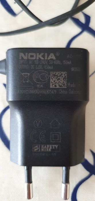 Selling Nokia mobile phone chargers in good condition! Only €5 each64584468483970120