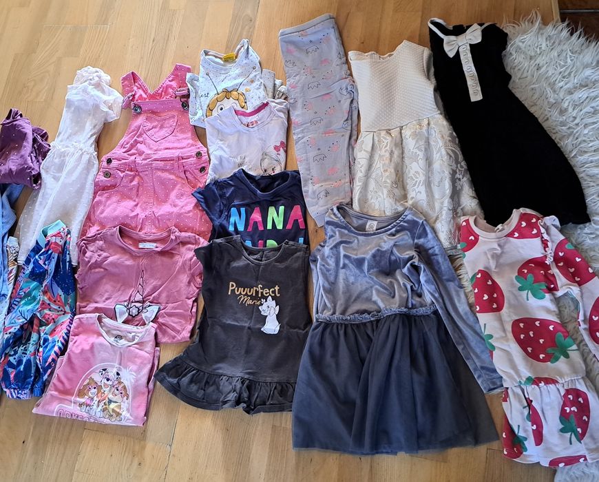 Paka ubrań dla dziewczynki 98/104cm
