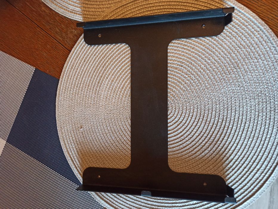 Продам крепление на стену игровой приставки Sony