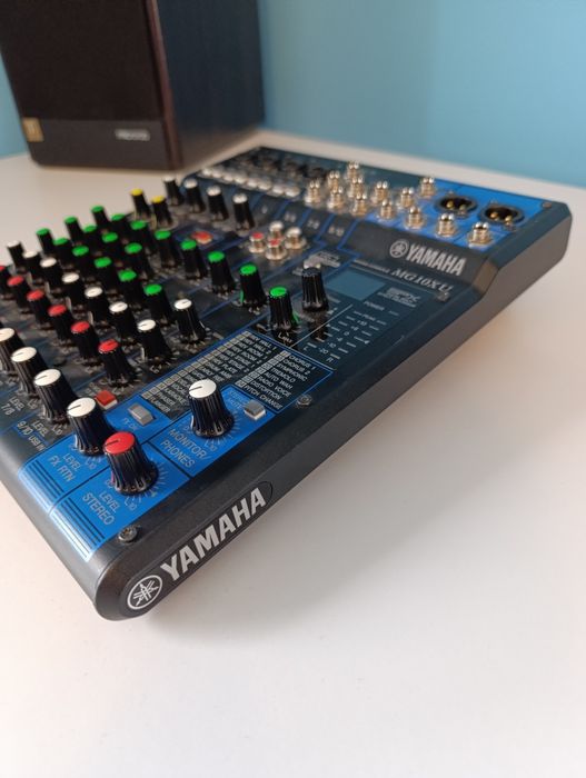 Мікшерний пульт Yamaha MG10XU