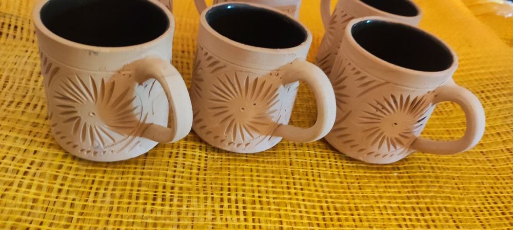 Conjunto de canecas, chávenas e pires em cerâmico para pintar
