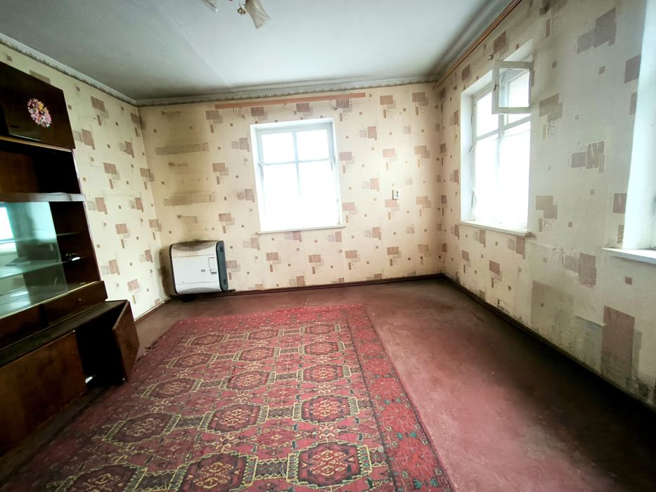 Продається два будинки в центрі с.Великий Дальник