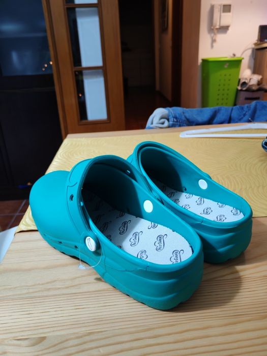 Crocs nova e com fatura