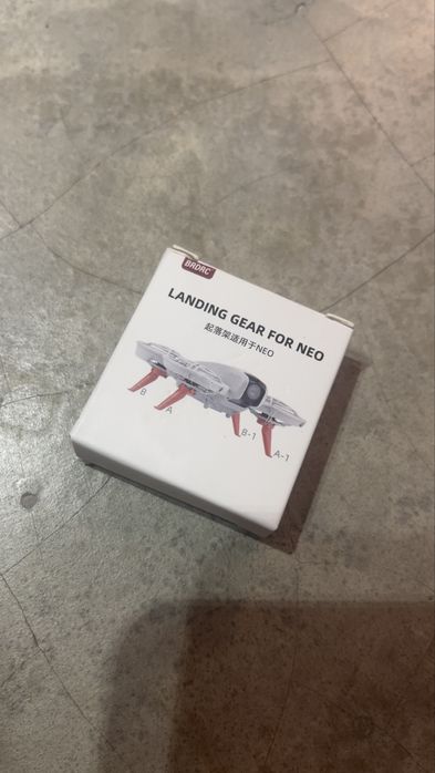 Drone dji neo com diversos acessorios