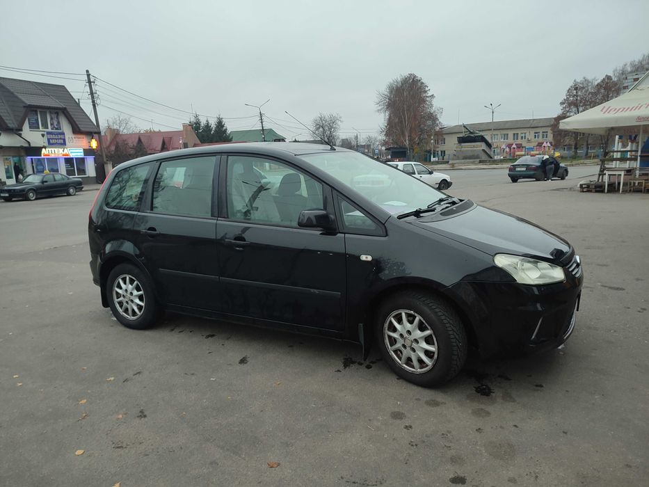 Машина Ford C Max