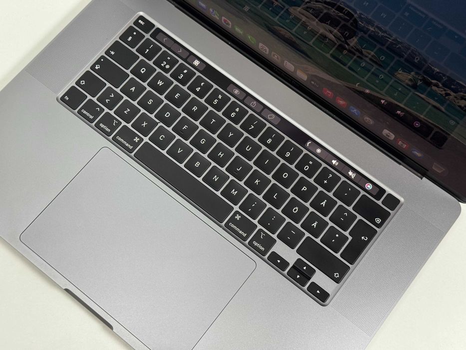 MacBook Pro 16 2019 Touchbar i7 16GB RAM 512GB SSD Super Stan