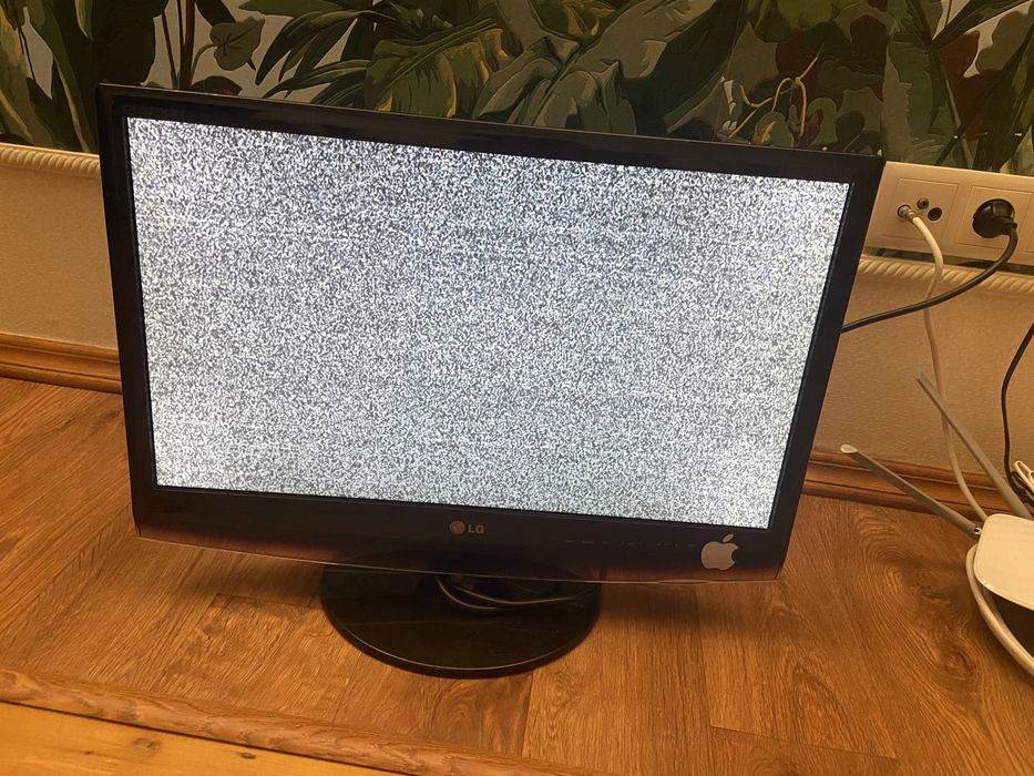 Монитор LG Flatron M2462D