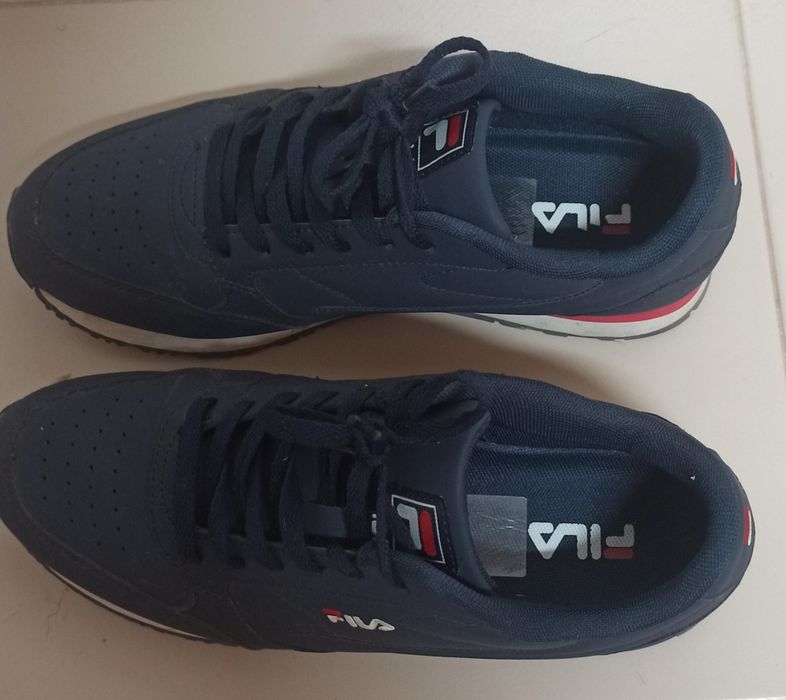 Sapatilhas Fila novas azul marinho