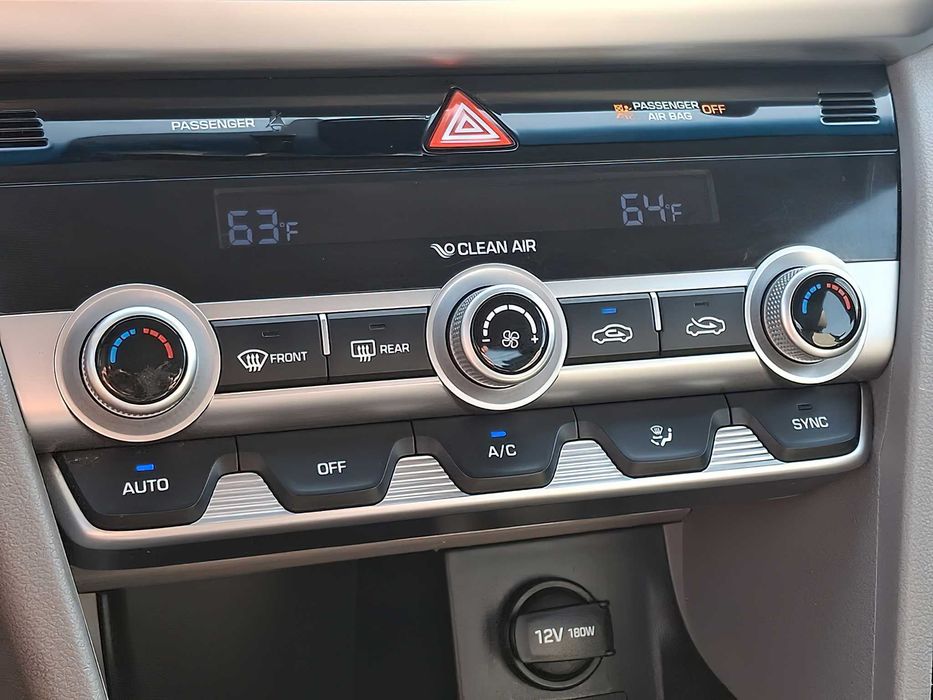 Hyundai Elantra Limited      2019
