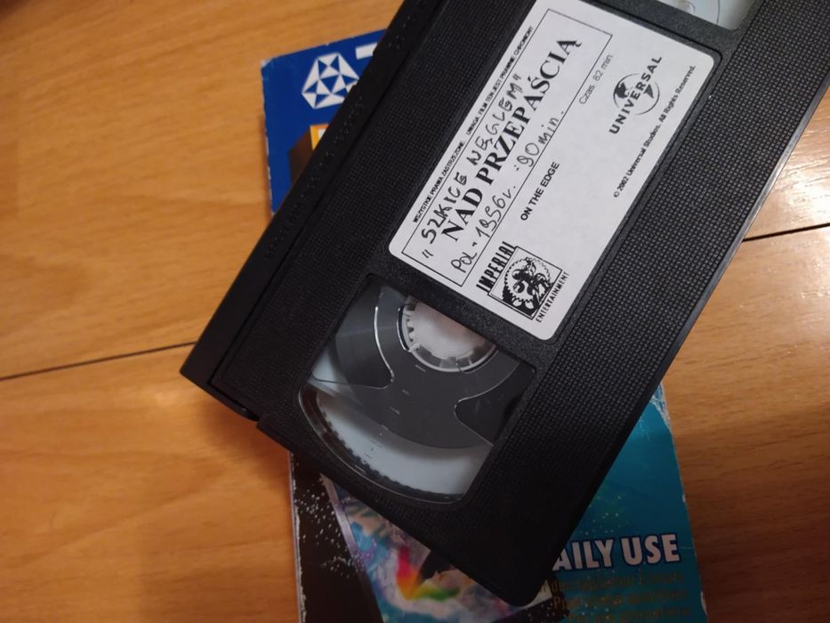 Komplet 9 kaset VHS Romans/Biograficzne/Animacja/Polskie
Lektor PL