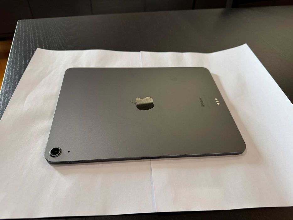 Apple iPad Air 5 256GB WiFi NOVO | Seguro Multi-Garantia até Jun/2027