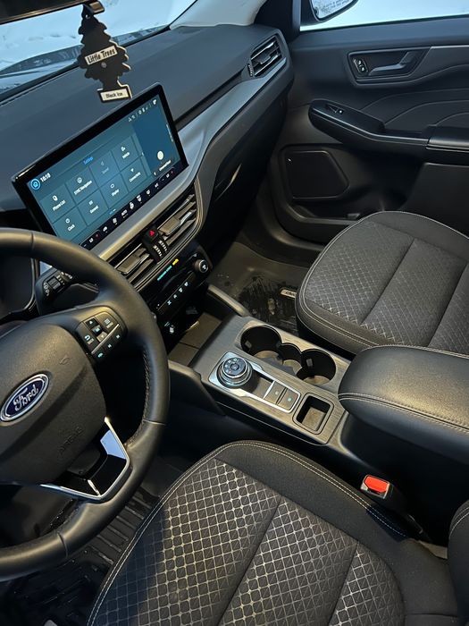 Продаю новий Ford Escape