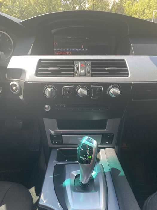BMW 5 Series 2009 E61 (FL) • 525d Automatic (197 к.c)
