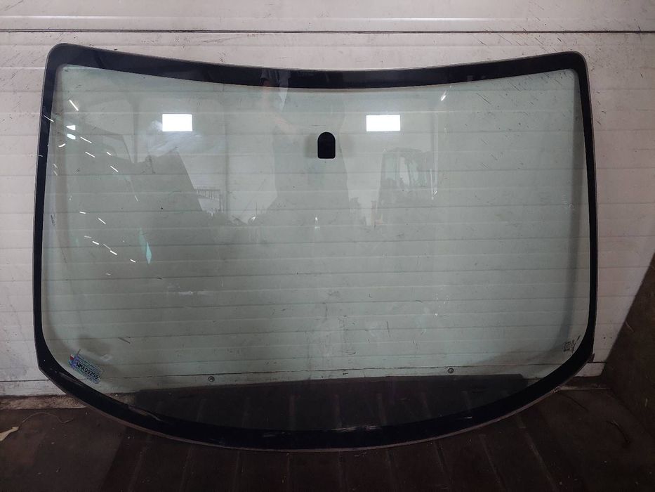 SZYBA CZOŁOWA PRZEDNIA MAZDA 323F BJ MAZOWSZE
