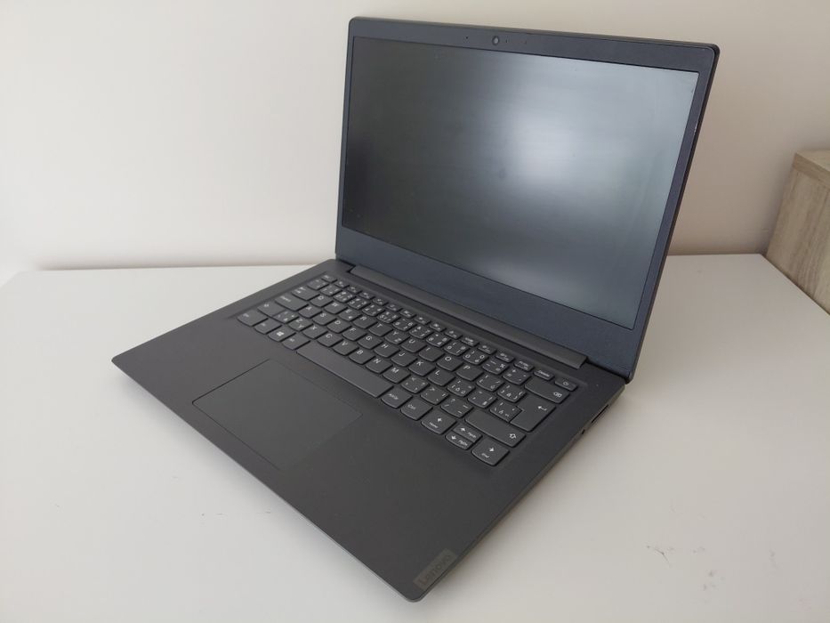Lenovo V14 ADA | 8GB ram | SSD NVME 256GB