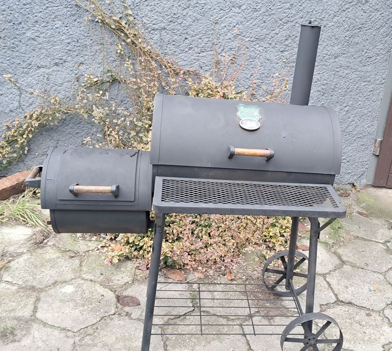 Grill z wędzarnią na święta.