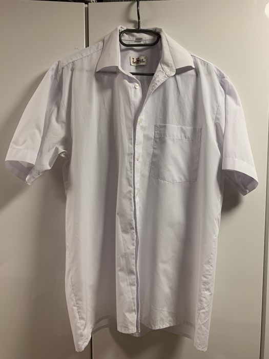 Koszulę z krótkim rękawem