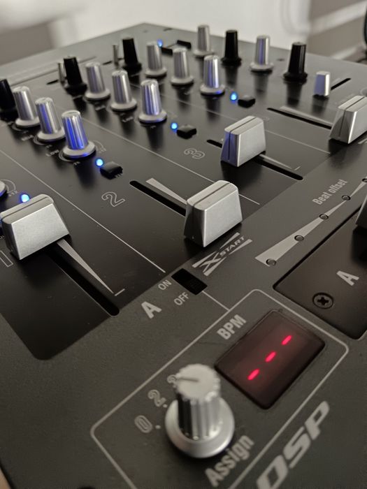 Mesa de mistura DJ Audiophony XS4 de 4 canais