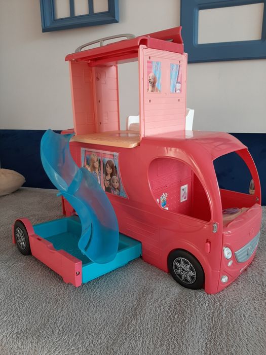 Samochód Barbie camper z basenem