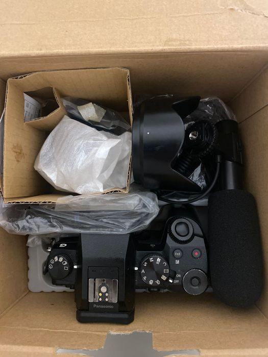 Продаю Panasonic LUMIX G7 у хорошому стані, повністю справна.