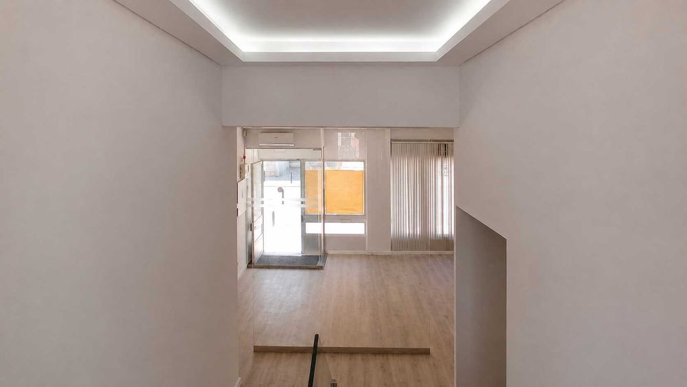Loja Comercial Remodelada no Bonfim, Setúbal