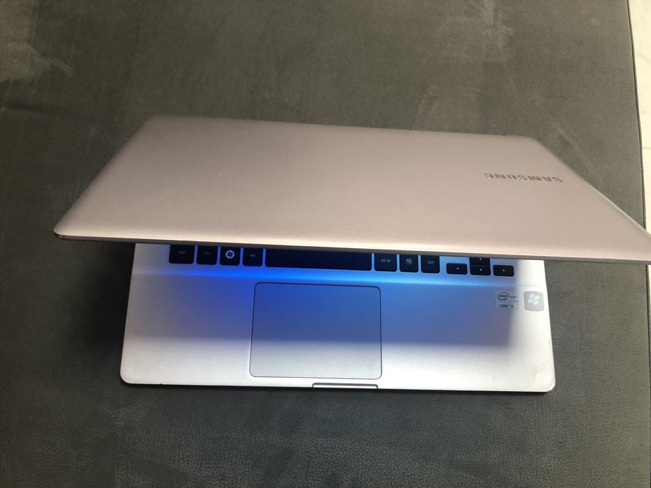 Portatil Samsung NP900X4D i5 4gb