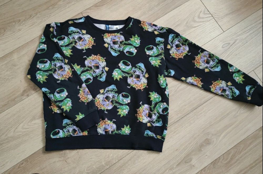 Bluza oversize z aplikacją czaszek