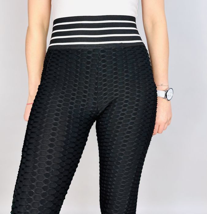 Czarne legginsy push up z prążkowanym pasem S 36
